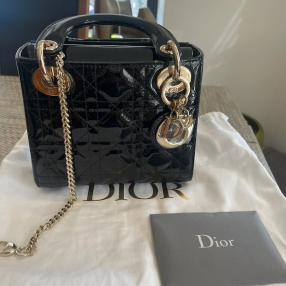 Dior authentic bag brand new with tag and passport - Picture 2 of 2